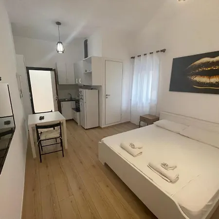 Hercules House 3* Saranda