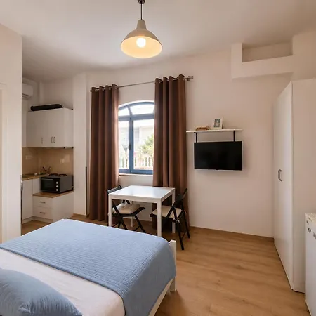 Hercules House 3* Saranda