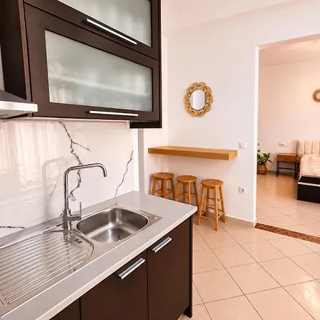 Hercules House 3*