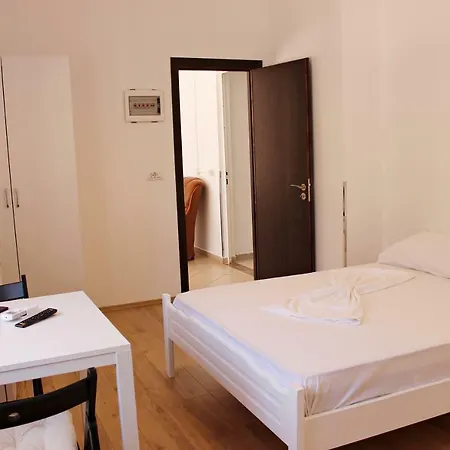 Hercules House 3* Sarandë